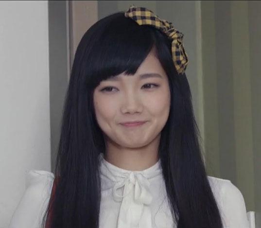 胡洁琼饰演野蛮女友表情：抿嘴忍住不发作