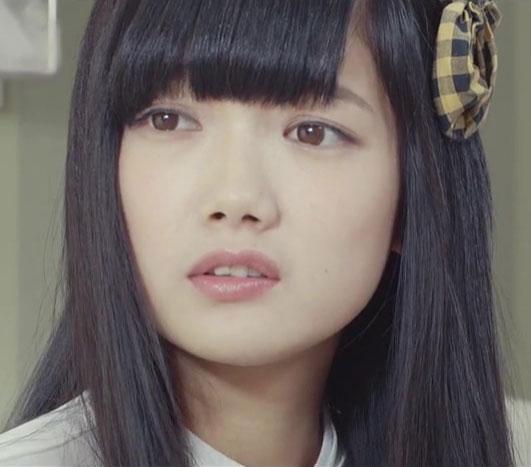 胡洁琼饰演野蛮女友表情：眼角掠过一丝悲伤