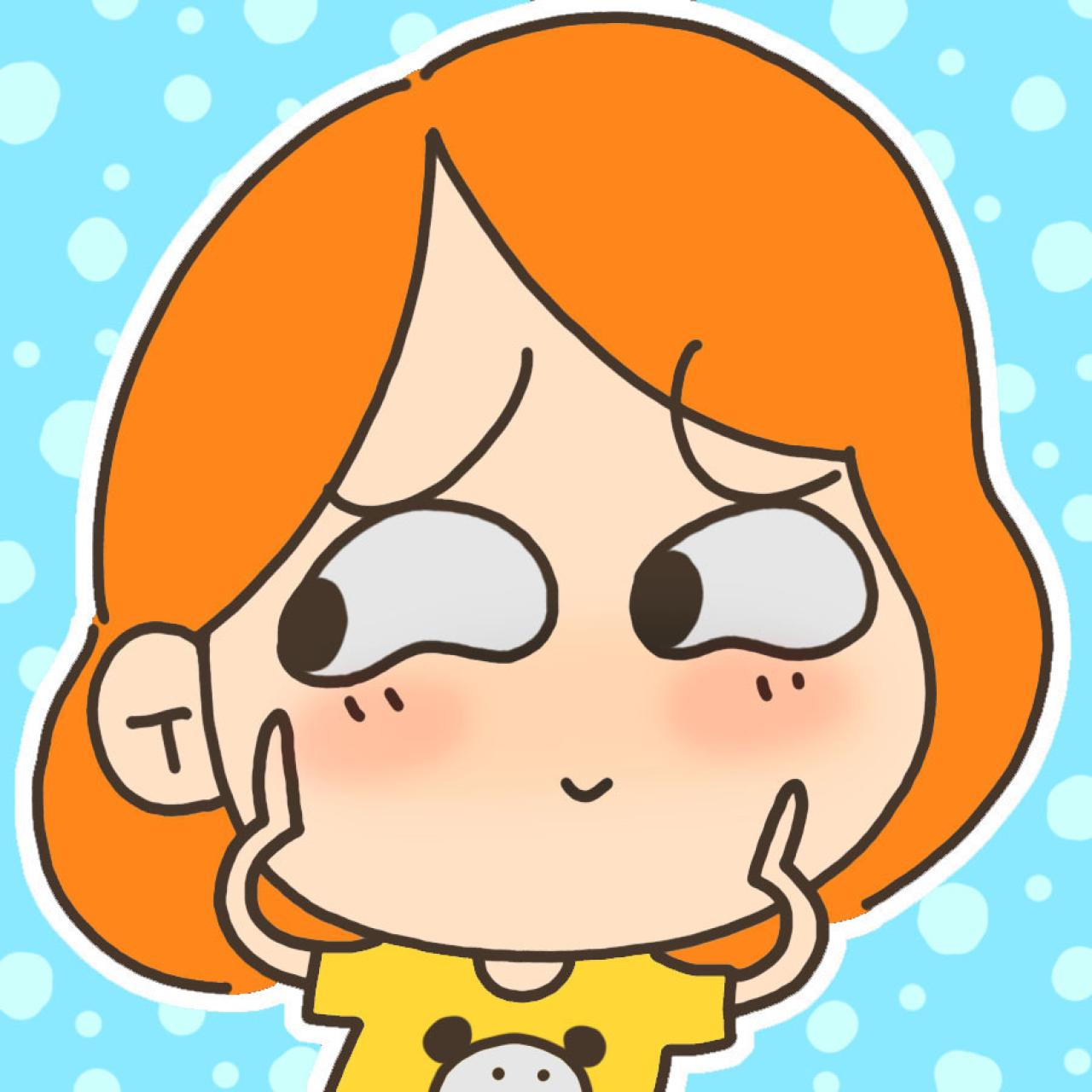 丁小点双手捧着脸，穿着小熊T恤的头像