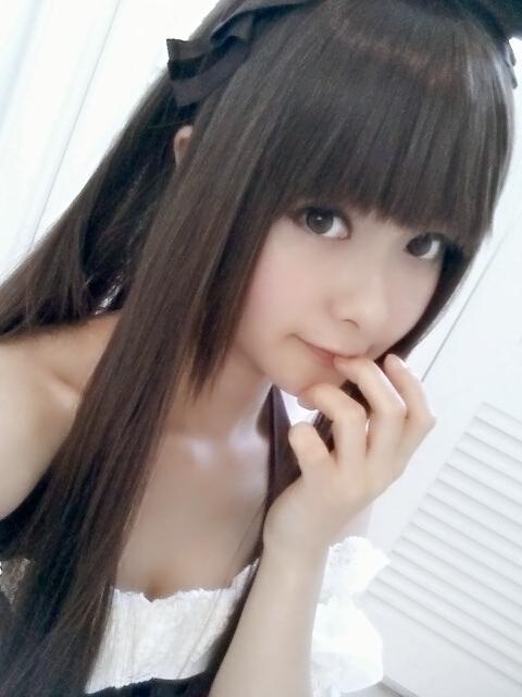 とめと咬着左手中指自拍