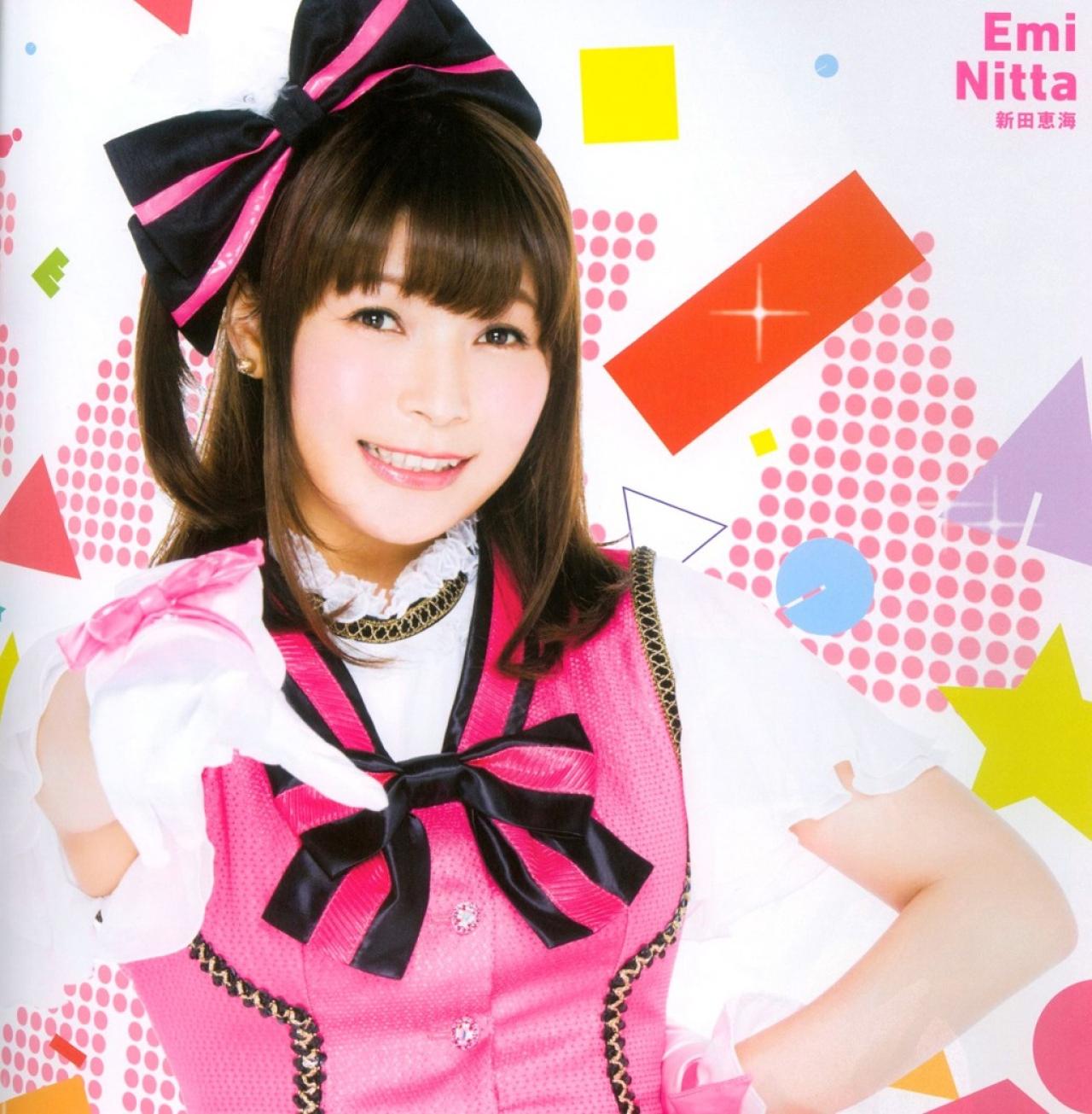 新田惠海粉衣扮高坂穗乃果叉腰伸手卖萌头像