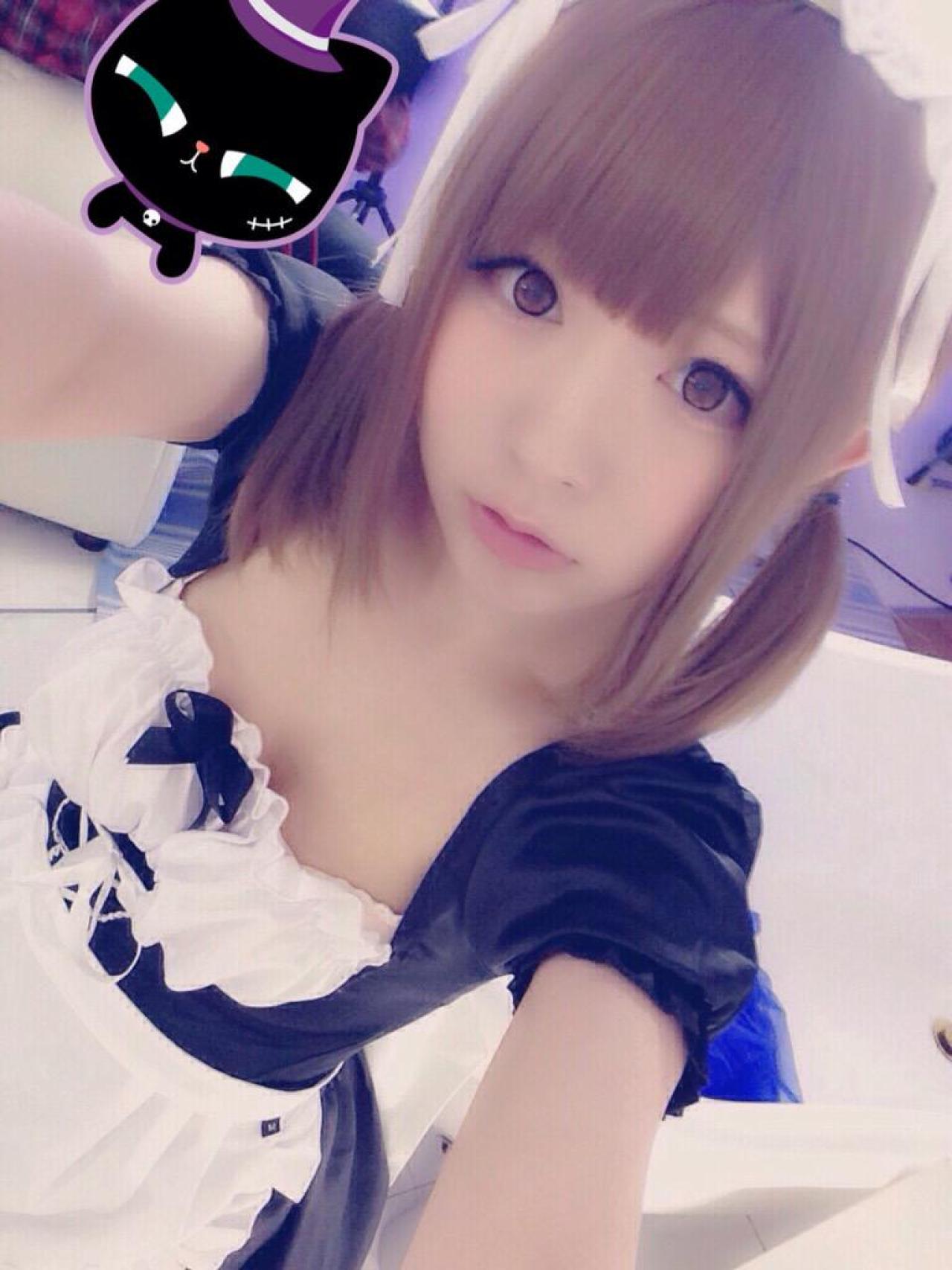 黑色卡通猫咪和まゆふぁむ自拍