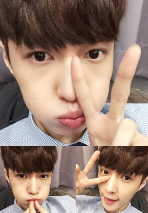 张艺兴嘟嘴，作剪刀手卖萌自拍