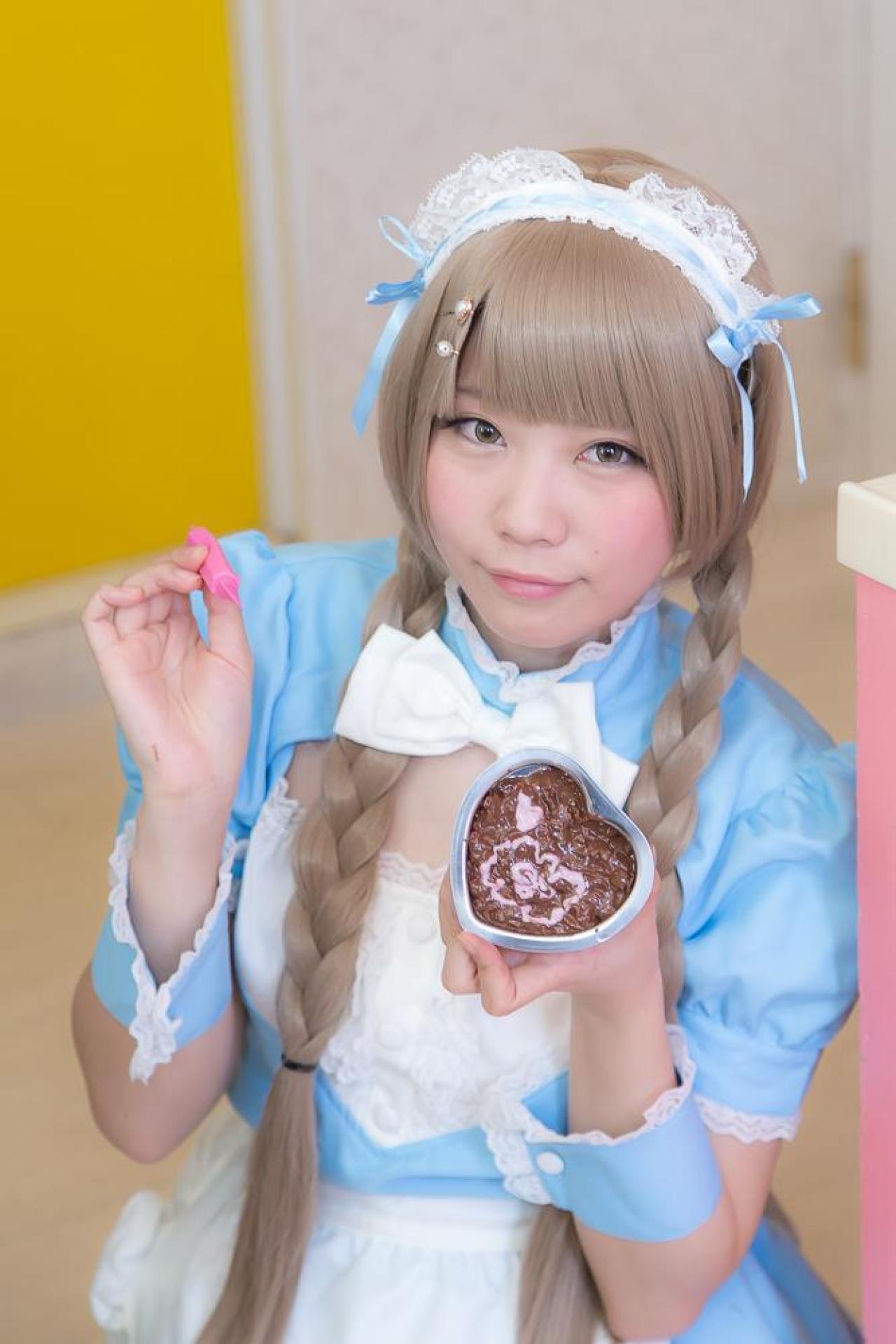 ないる正在制作桃心巧克力