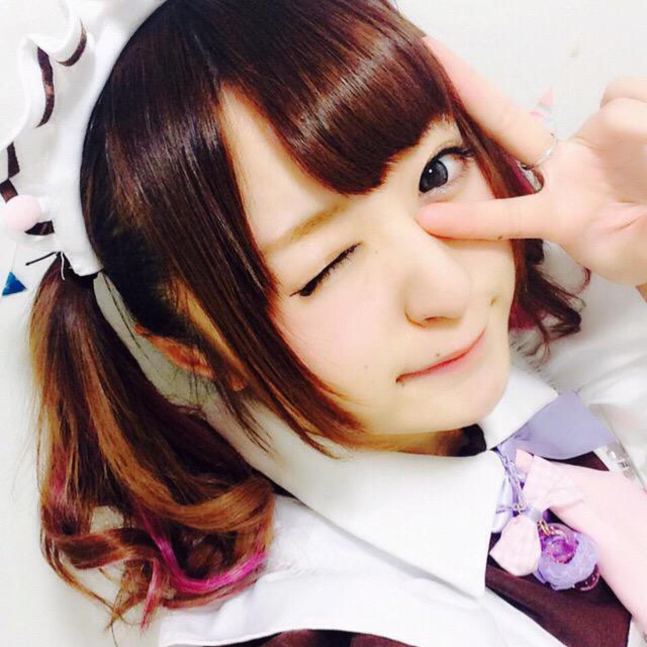 ice眨眼剪刀手卖萌自拍