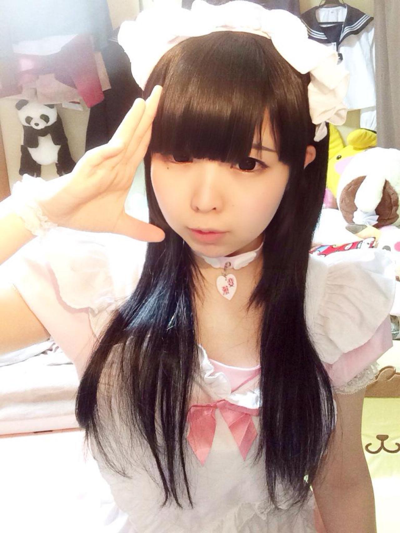 八宵うさぎ敬礼手势自拍