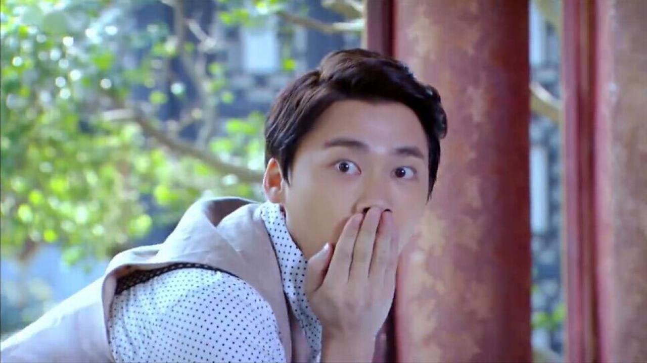 李易峰扮宁致远捂嘴惊讶萌表情