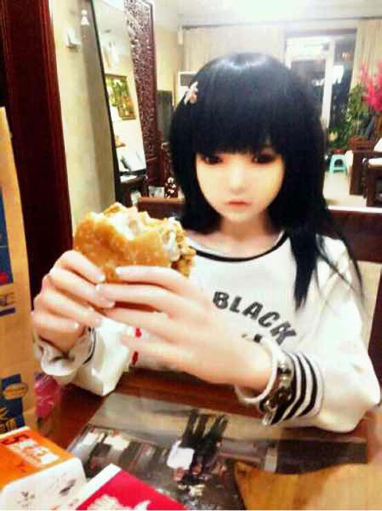 萌厨娘自己最爱吃汉堡包