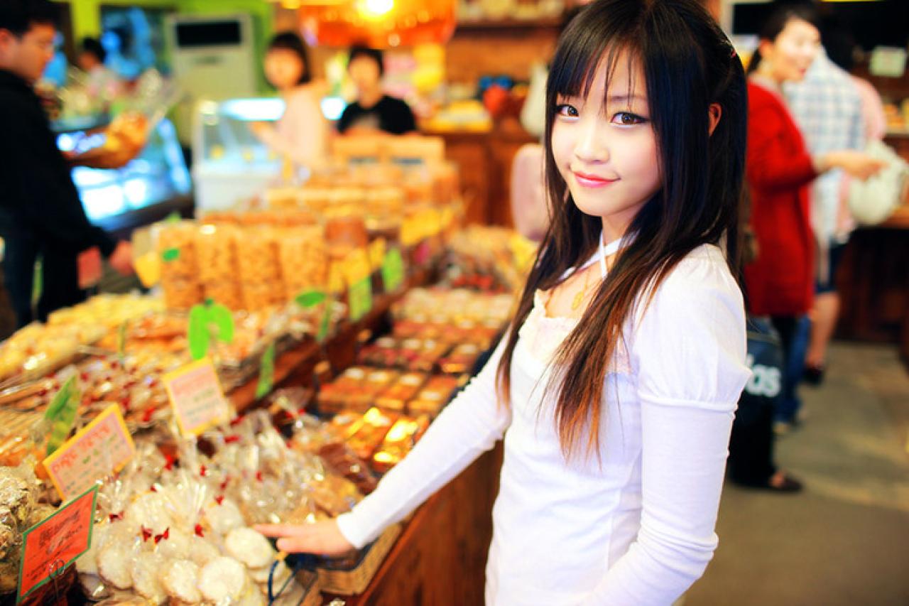 兔娘tomia逛超市的情景