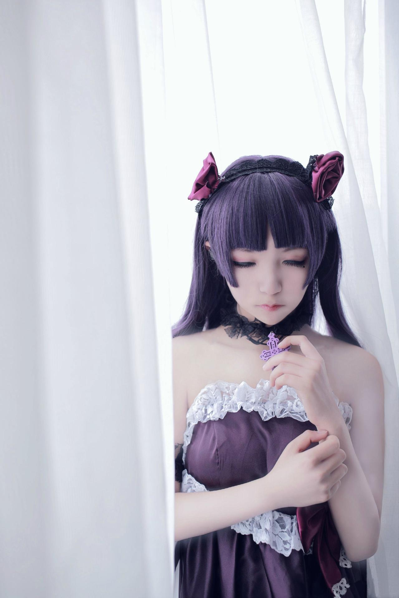 十三扮五更琉璃黑猫捏着十字架站