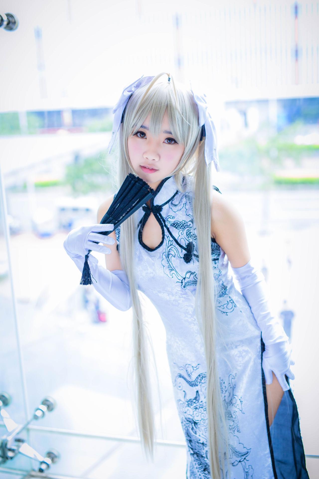 Chanlyco鬼畜瑶扮春日野穹 持扇轻贴下巴 站姿 摄影师DH作品