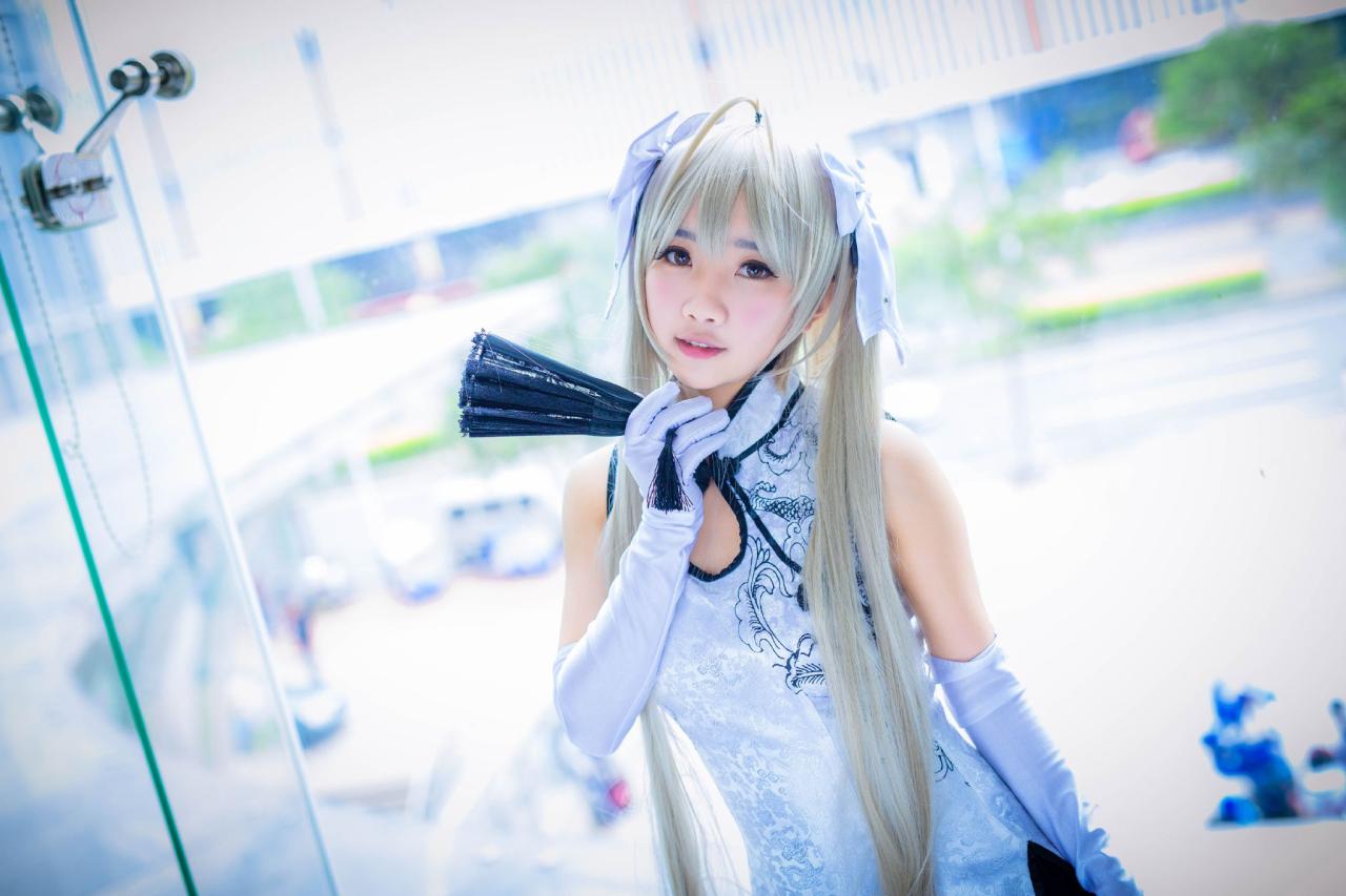 Chanlyco鬼畜瑶扮春日野穹持扇 坐姿 横幅