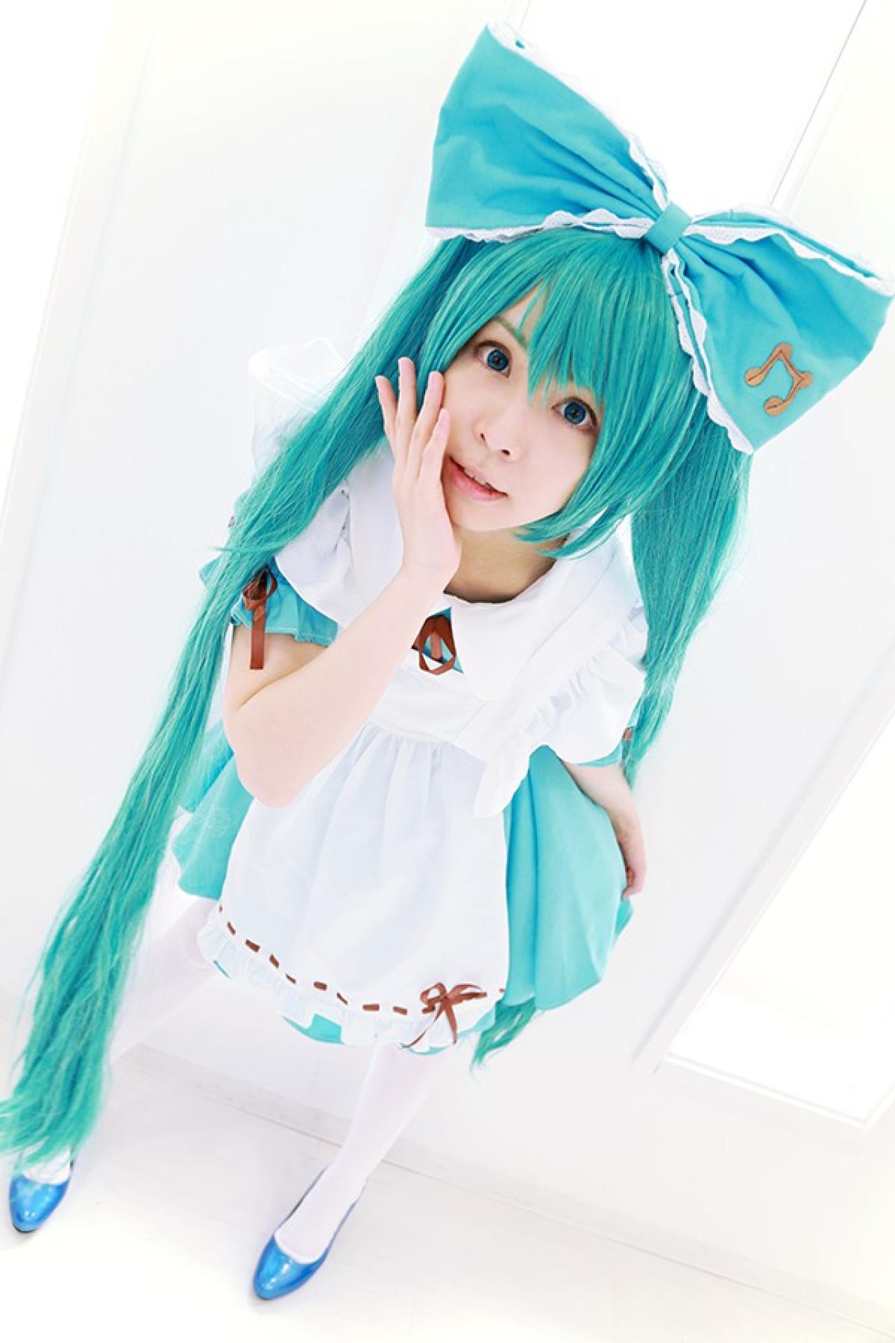 ろき扮初音未来版爱丽丝扶脸卖萌 摄影师ばいす作品