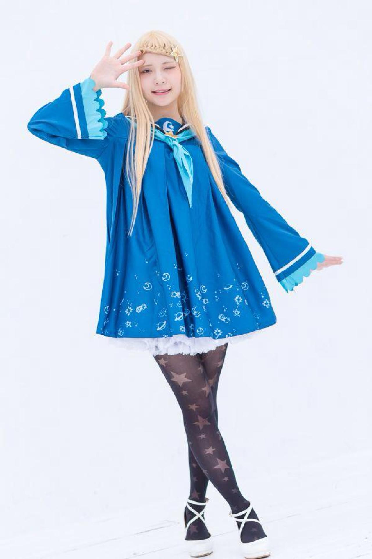 ぱんつぇれら伸出右手五指，眨眼卖萌 全身 立幅