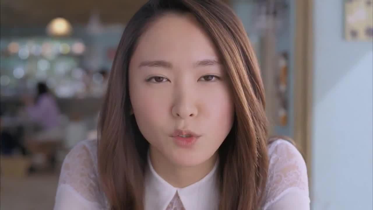 嘟嘴卖萌的新垣结衣表情