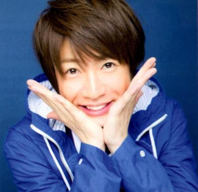 双手捧着脸的堂本刚头像