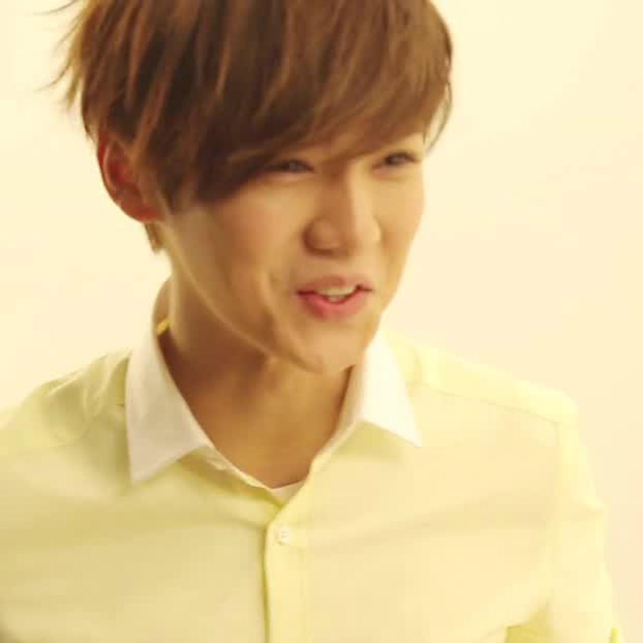 开心的鹿晗头像