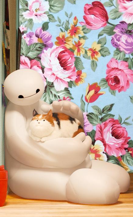 鲜花版超能陆战队抱着猫的大白手机壁纸