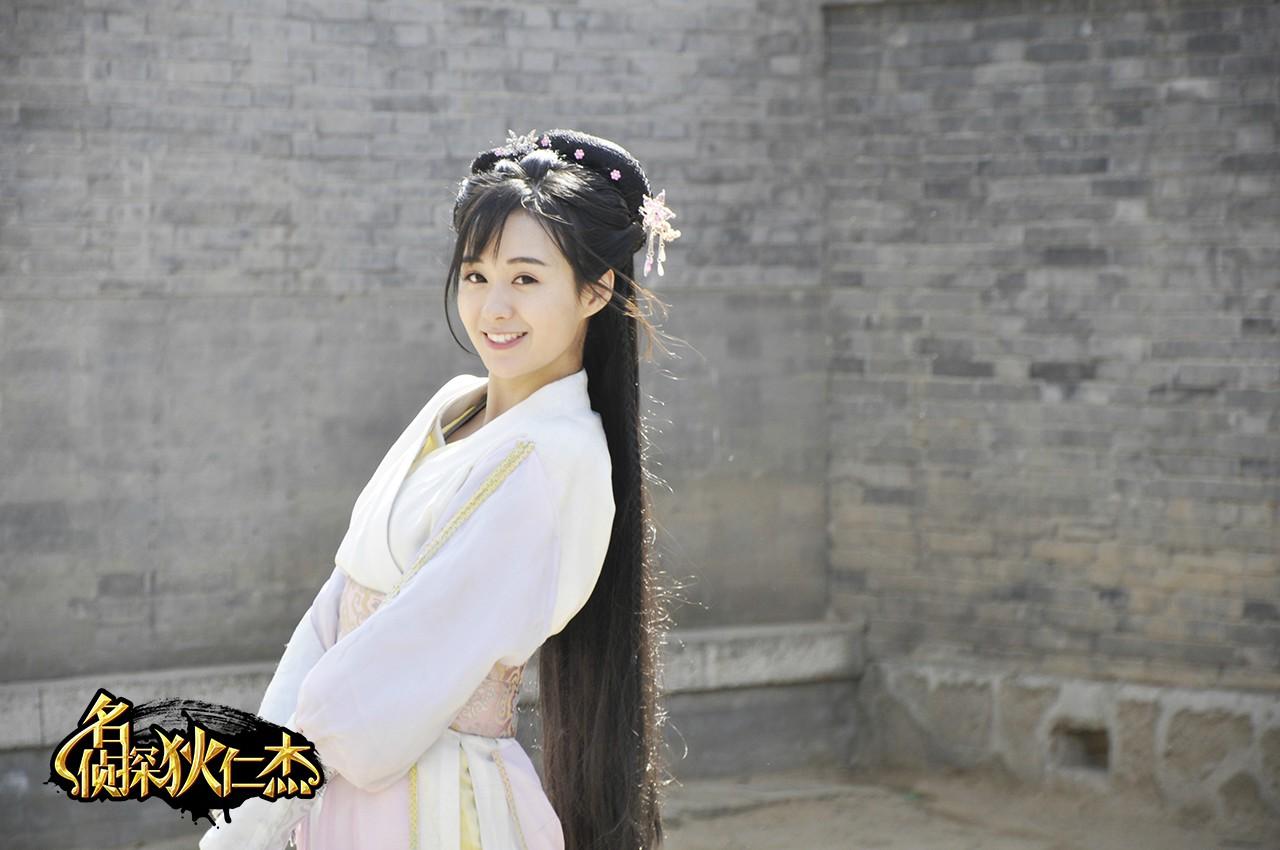 郑合惠子扮白洁侧身微笑表情