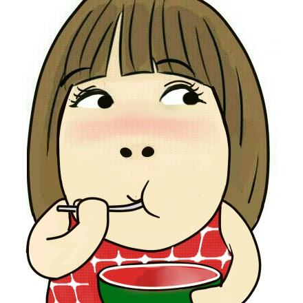 用勺子挖着半块西瓜的女孩头像