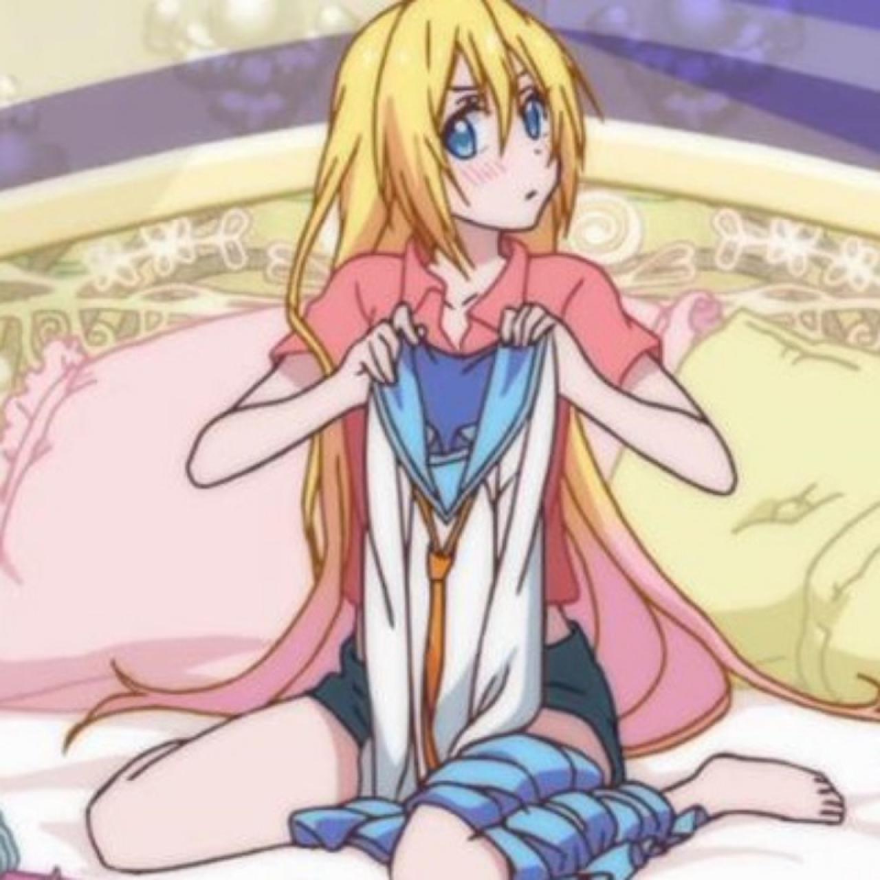 正在换校服的伪恋桐崎千棘头像