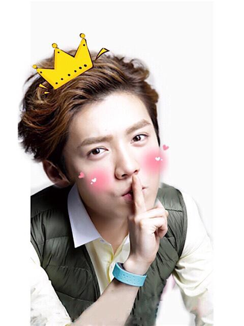 戴着皇冠的鹿晗作嘘手势卖萌头像
