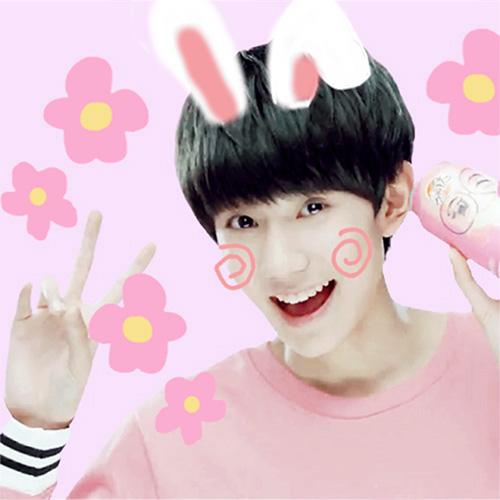 戴着兔耳朵作剪刀手卖萌的王源头像