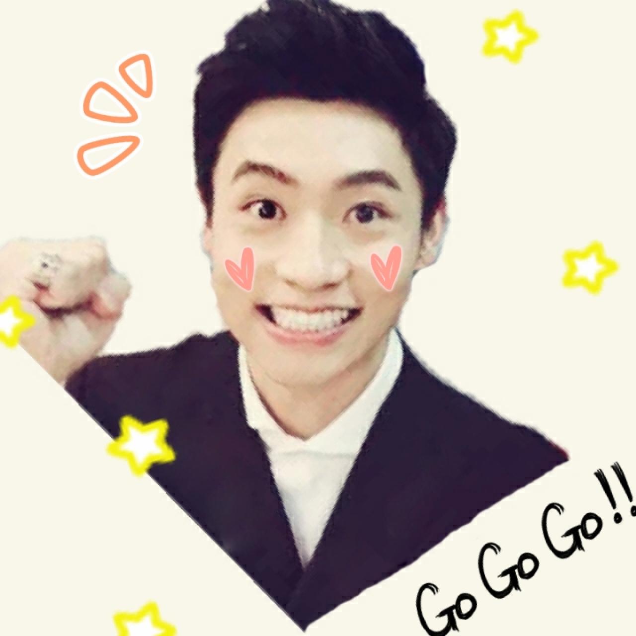 握拳的魏晨头像：GoGoGo!!