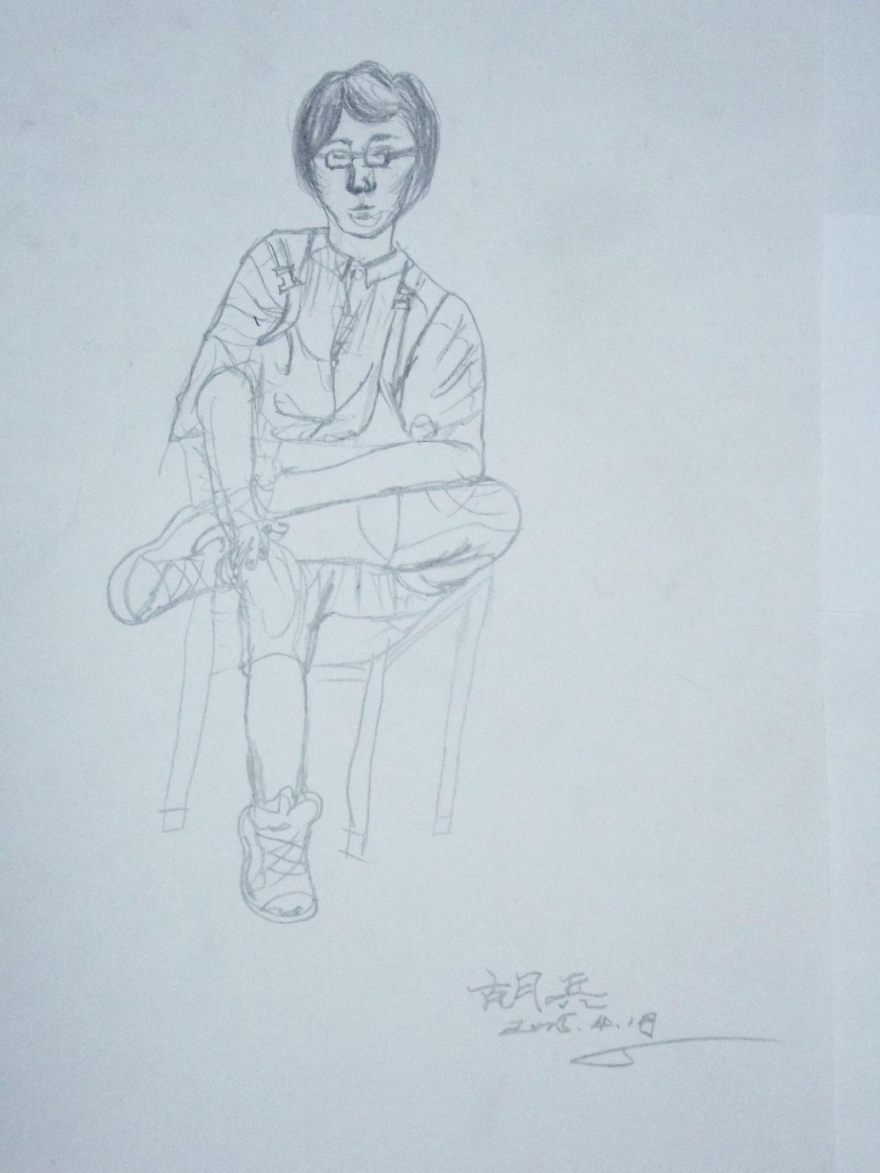 坐在凳子上戴眼镜的男青年  人物速写 胡兵画