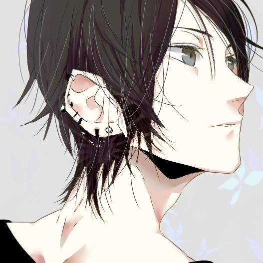 黑色长发和眼睛的戴着耳钉的男孩头像