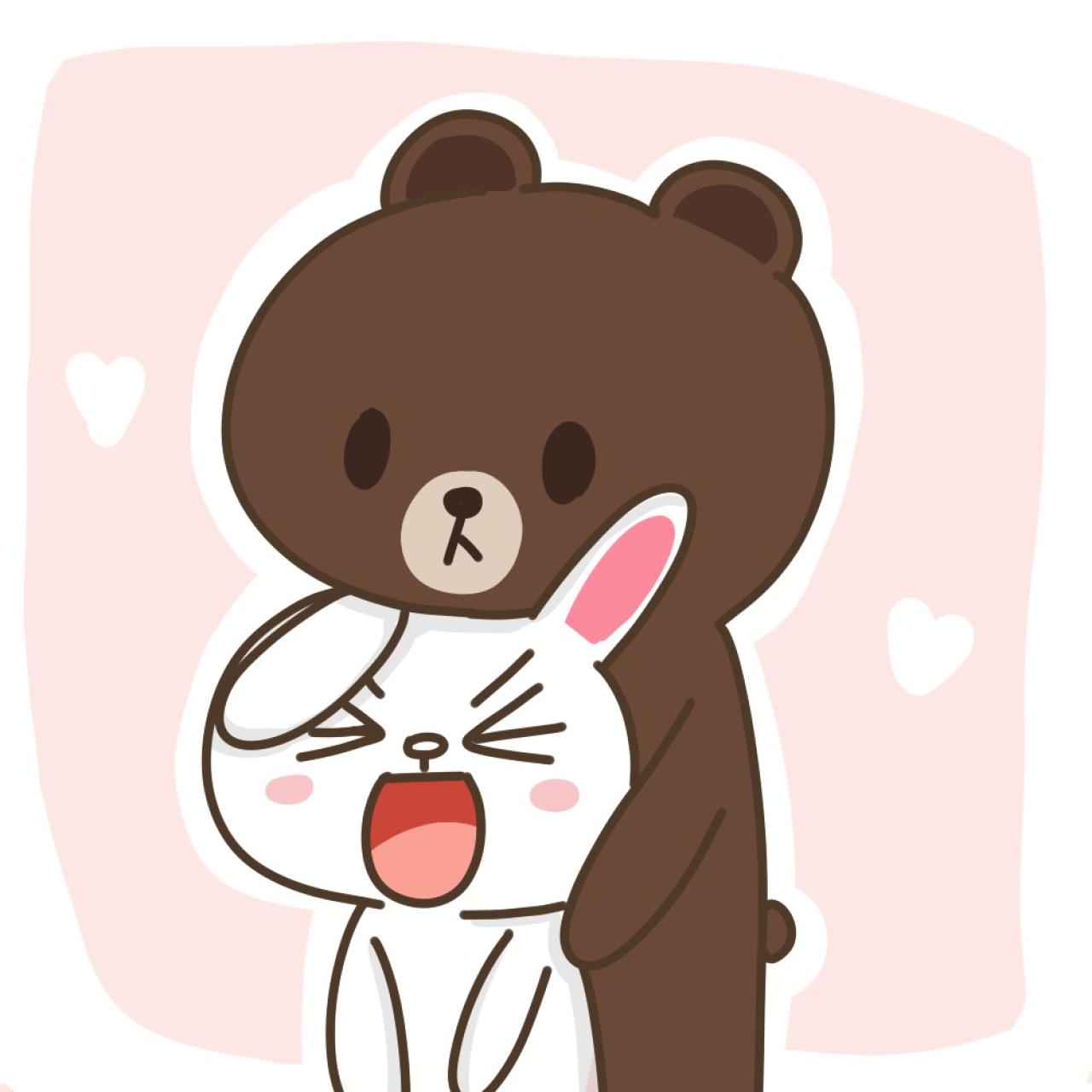 情侣头像：轻松熊从后门抱着兔子，下巴搭在兔子的头上的头像