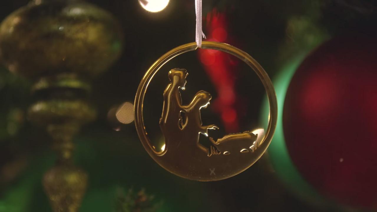 圣诞节的装饰圆环 耶稣诞生的情景 视频截图