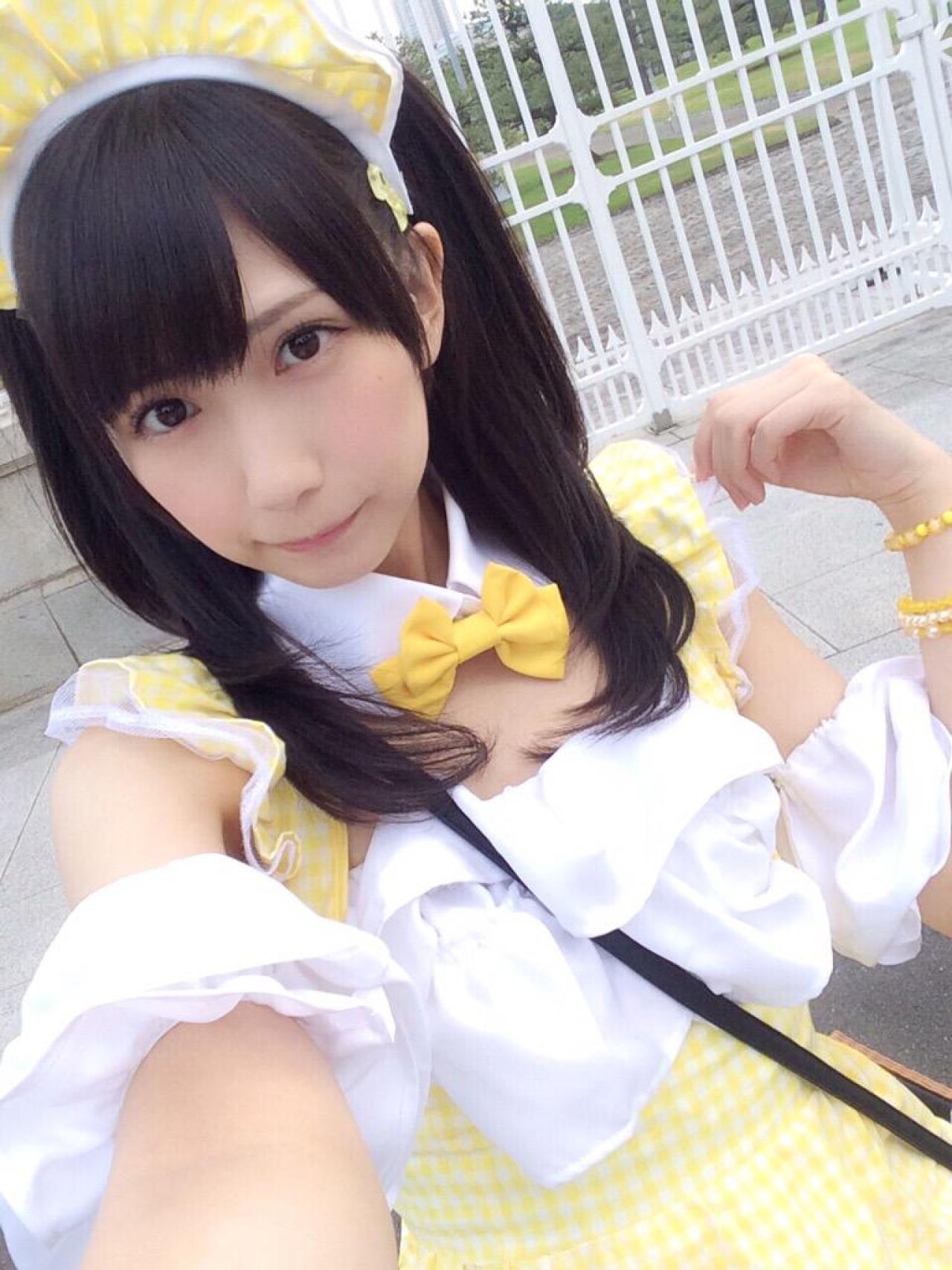 小日向くるみ扮女仆抿嘴卖萌自拍