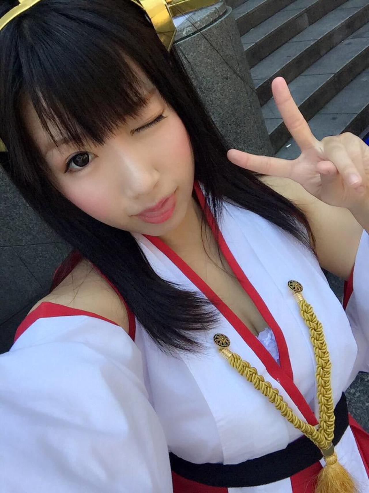 ゆとり扮榛名作剪刀手、眨眼、吐舌头卖萌