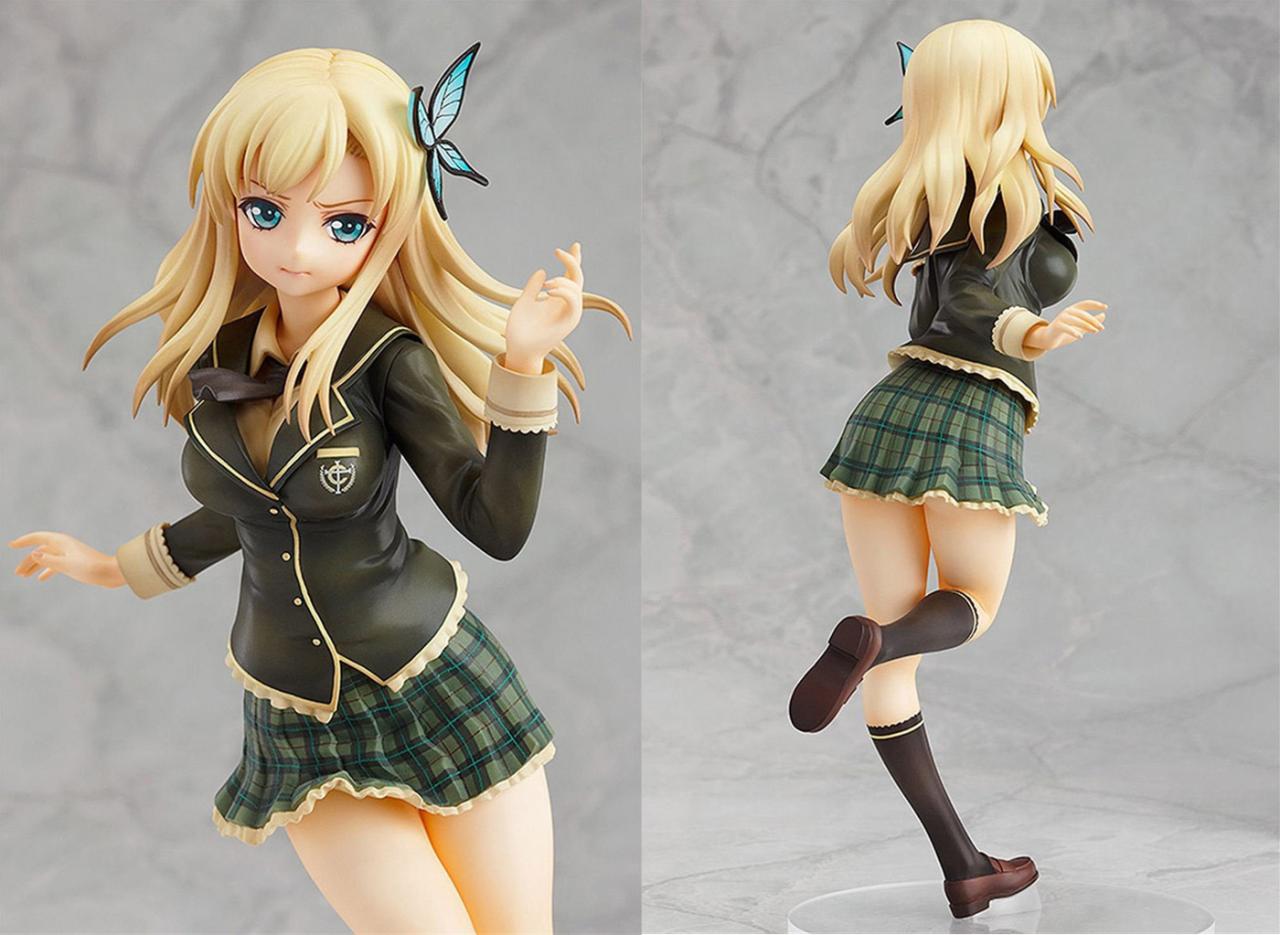 Good Smile2012年推出的1/7柏崎星奈手办中的学校制服
