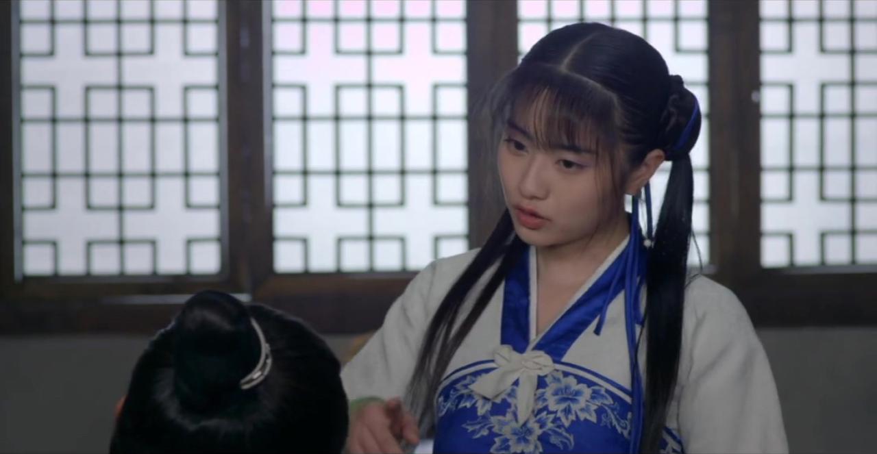 孙雪宁扮赵灵儿说“水蛤蟆”客人喝水太多，脸都肿起来啦