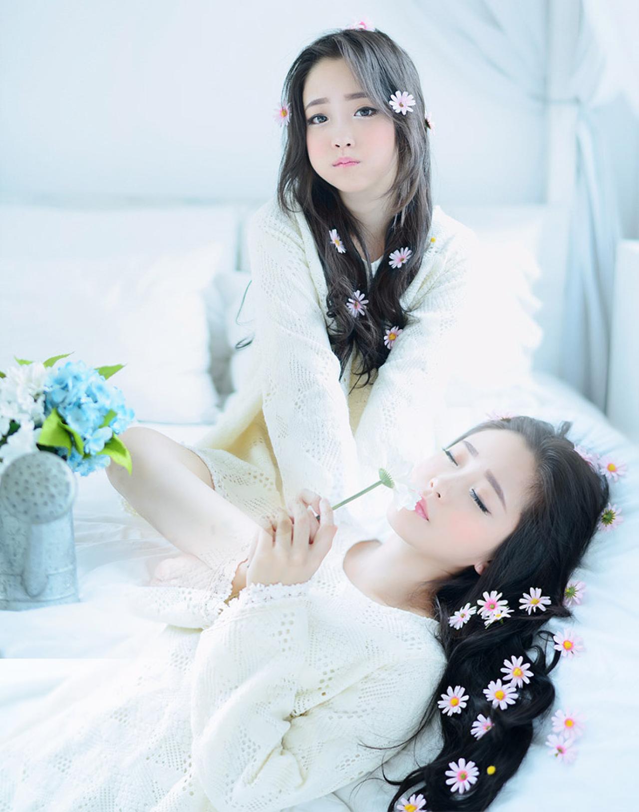 兔娘白色连衣裙盛开的头发主题摆拍 预览图