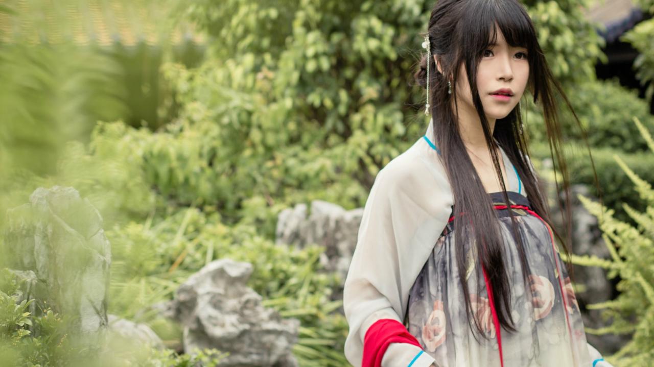 安姐姐上半身站姿 3/4侧面 横幅