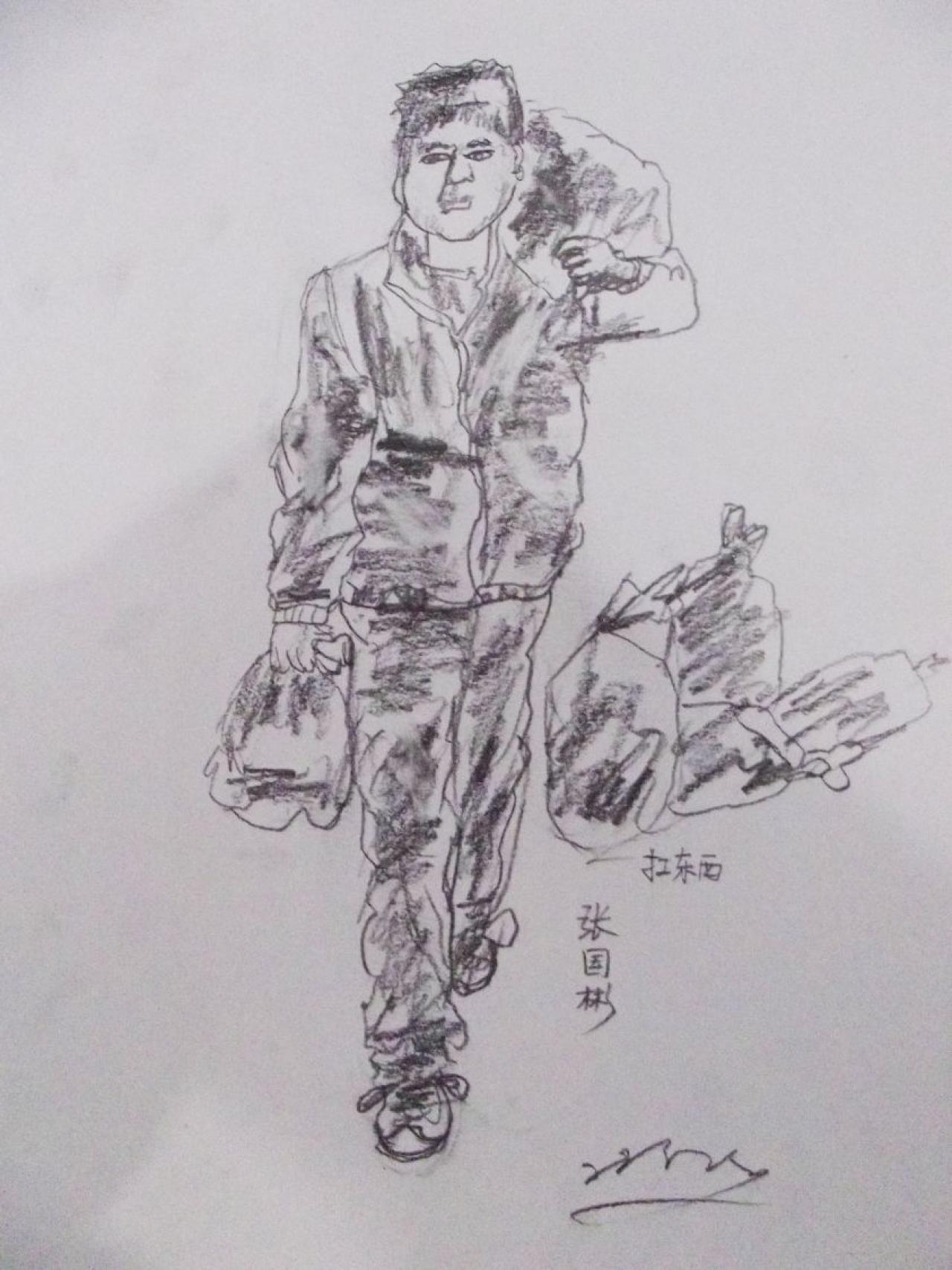 扛东西的青年男子 人物速写 张国彬画