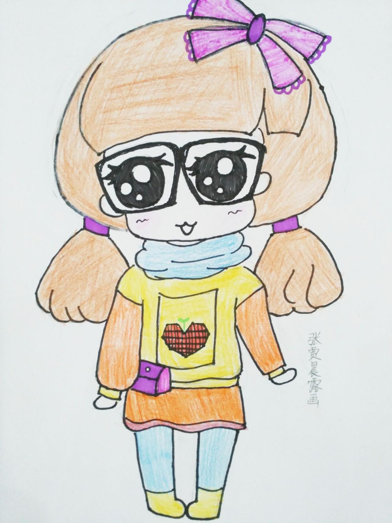 Q版戴眼镜的小女孩 张贾晨露画