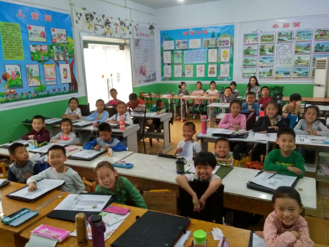 圆梦画室一部初级班学生课堂剪影