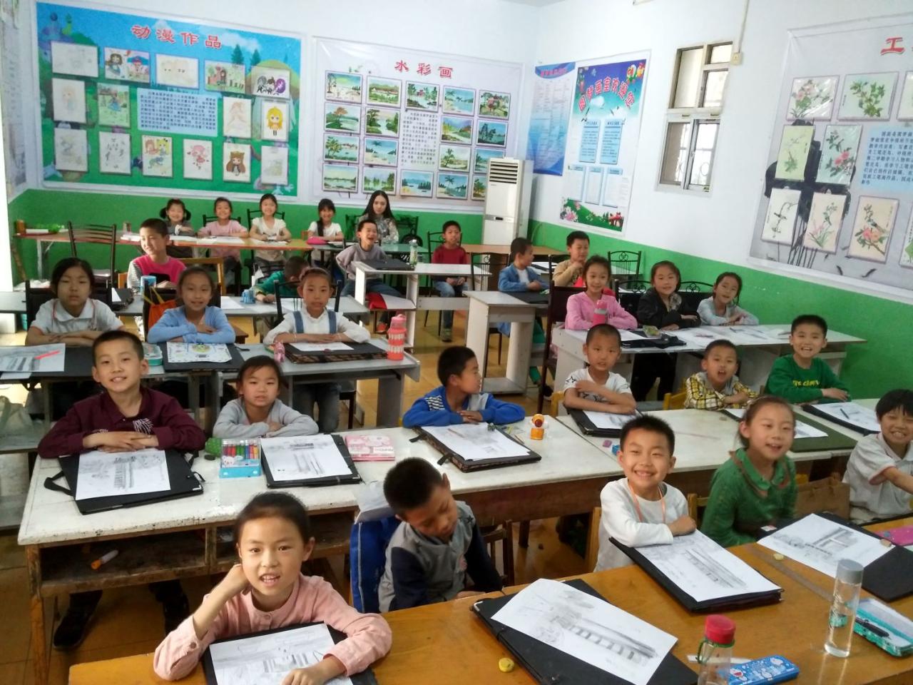 圆梦画室一部初级班学生课堂剪影