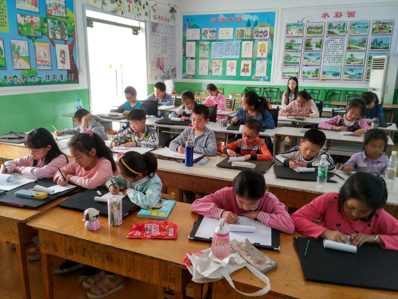 圆梦画室一部中级班学生课堂剪影