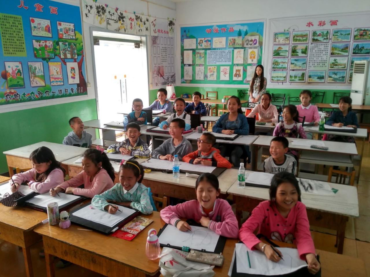 圆梦画室一部提高班学生课堂剪影