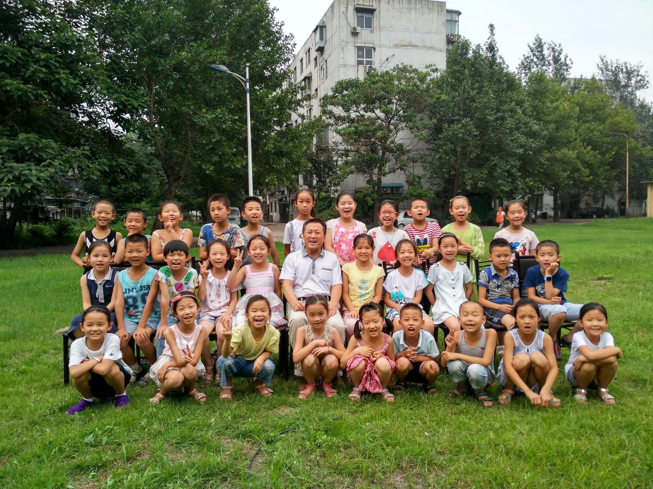 圆梦画室一部初级班2016年暑期学生合影