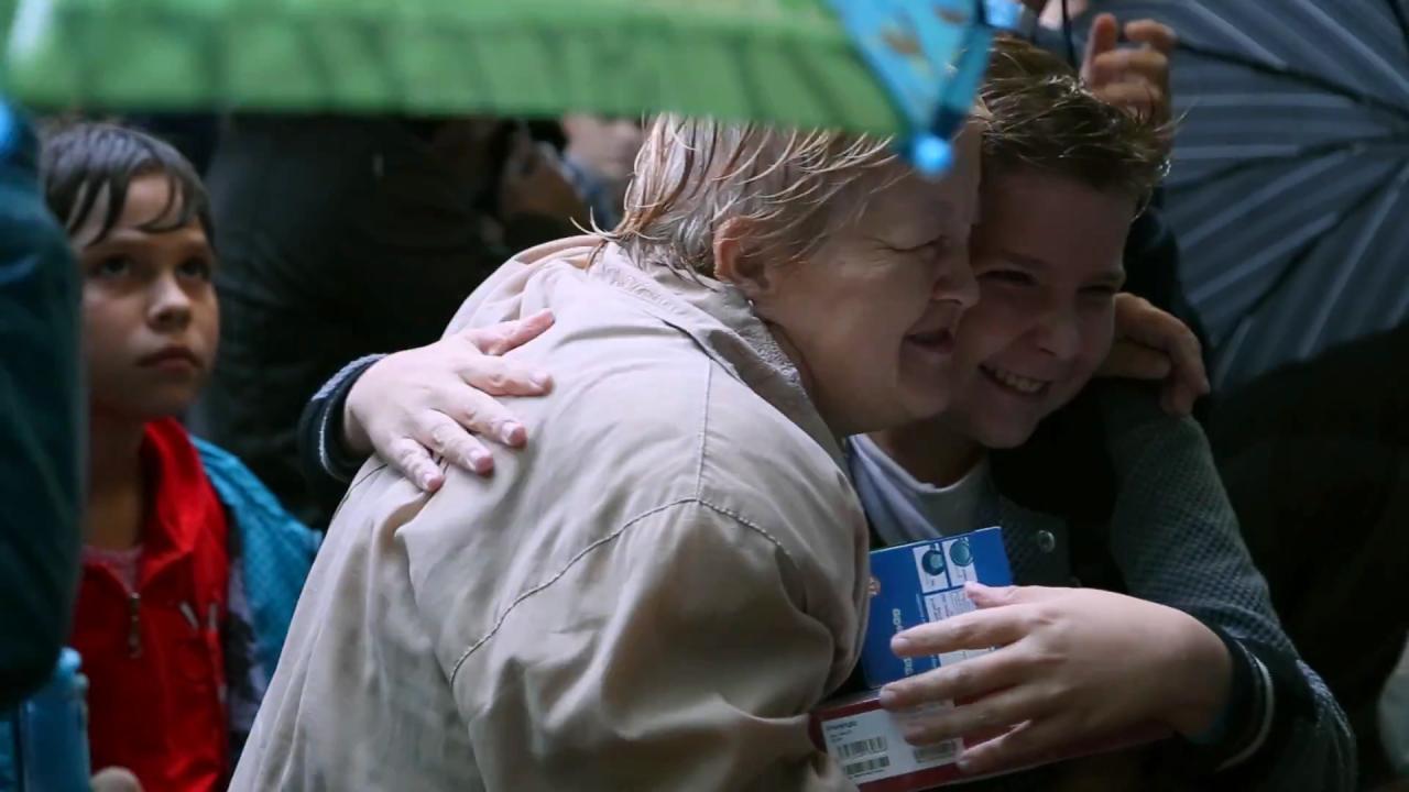 外婆为孙子赢得了3D坦克平板电脑