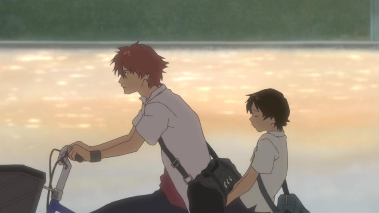 千昭骑车送真琴，行驶在河岸边上